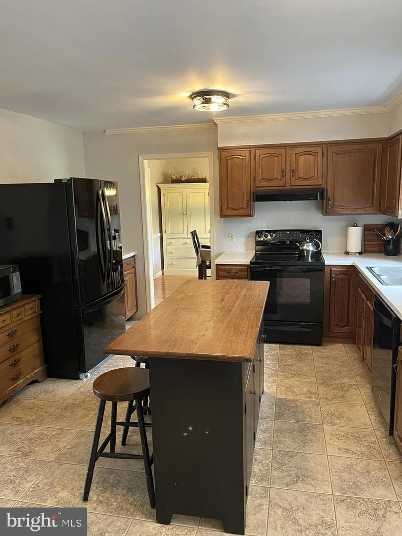 213 Tobacco Road photo 5