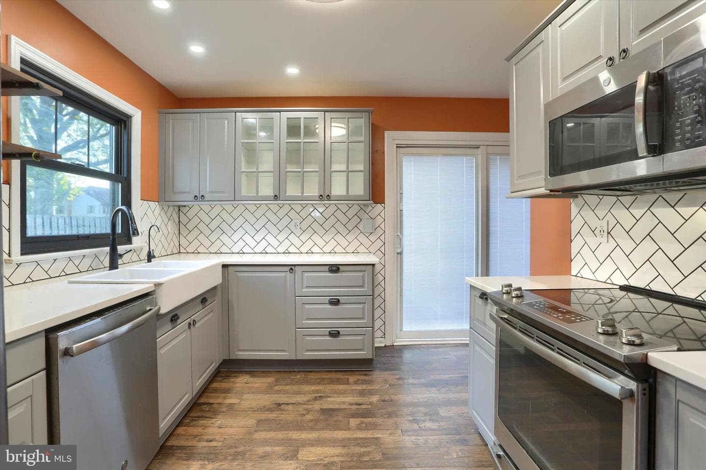 413 Birchland Avenue photo 11