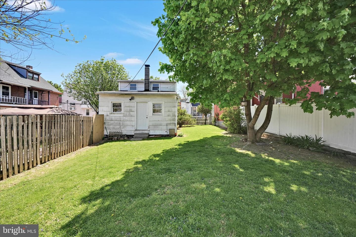 745 E Marion Street photo 24