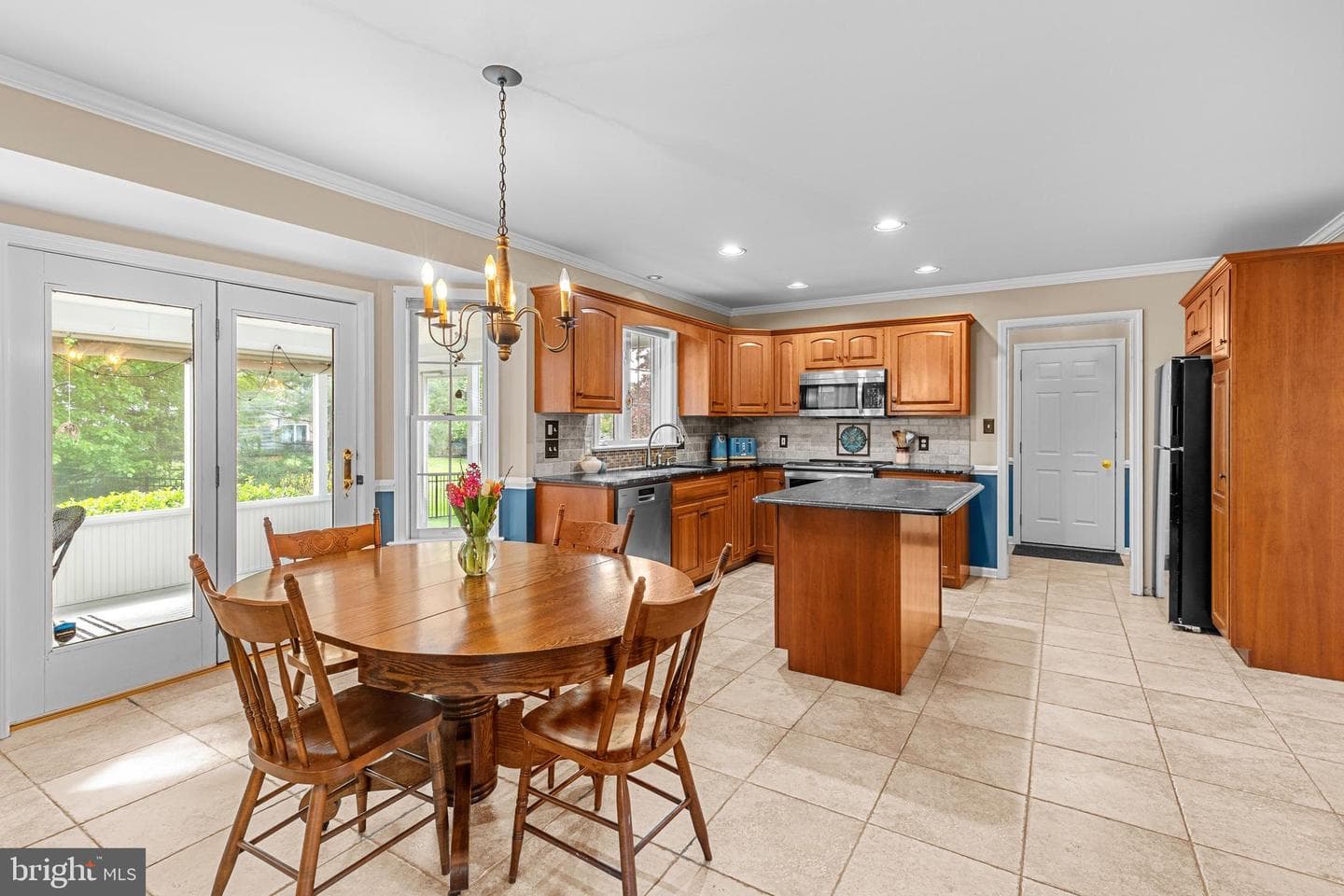1358 Sylvan photo 18