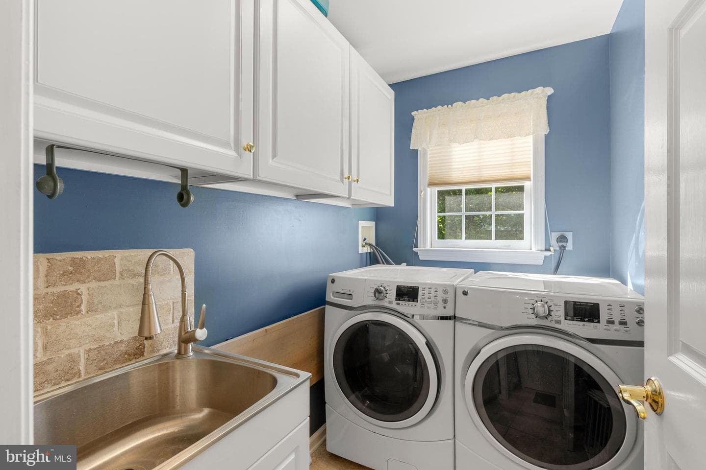 1358 Sylvan photo 54