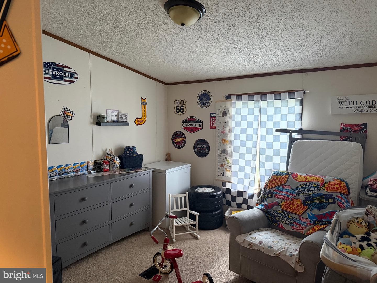 215 Longwood Court W photo 6