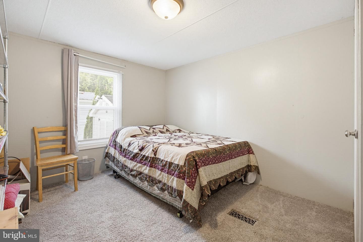 225 Longwood Court W photo 14