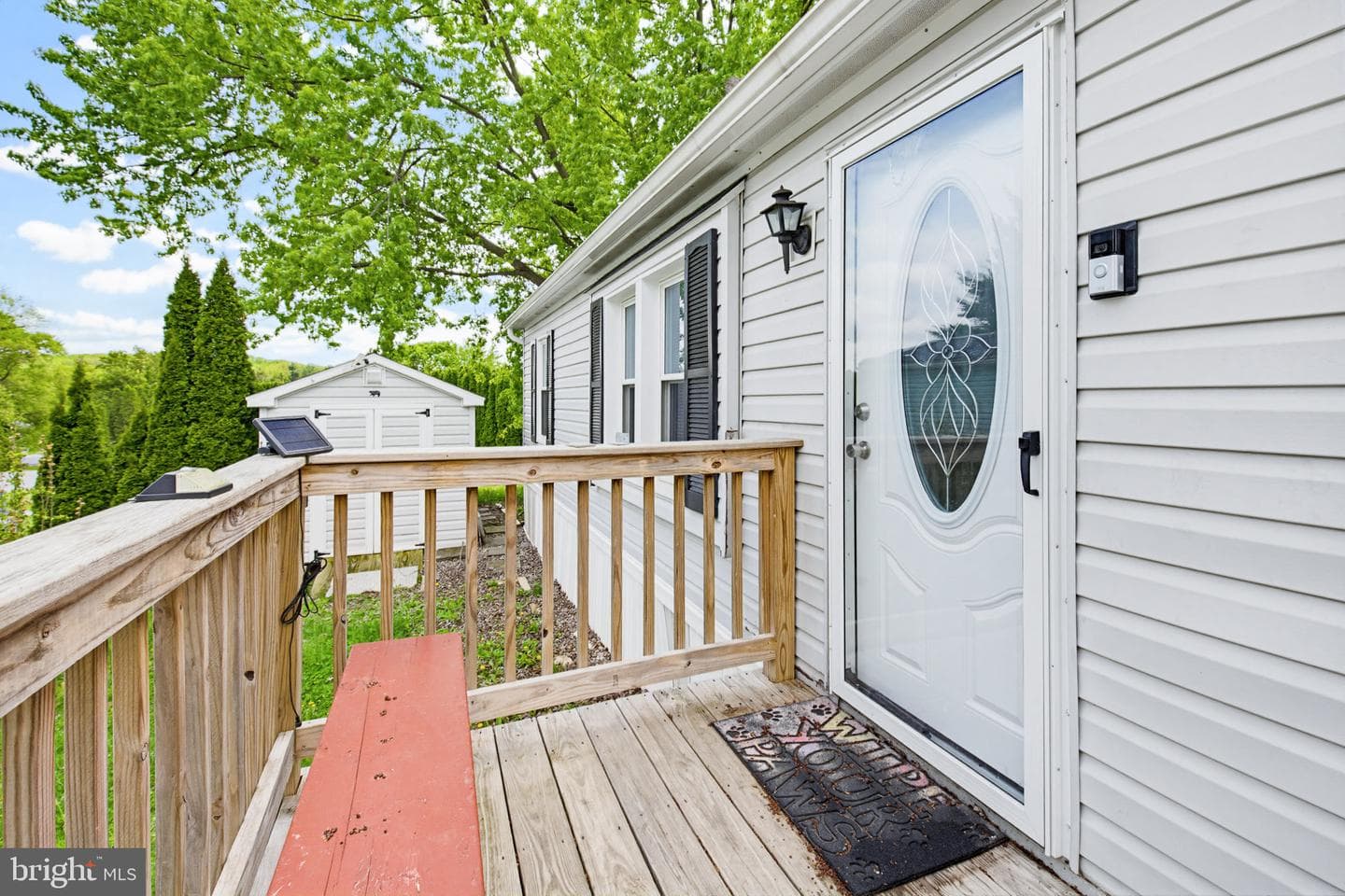 225 Longwood Court W photo 3