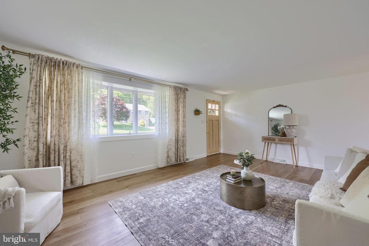 1260 Cloverton Drive photo 3