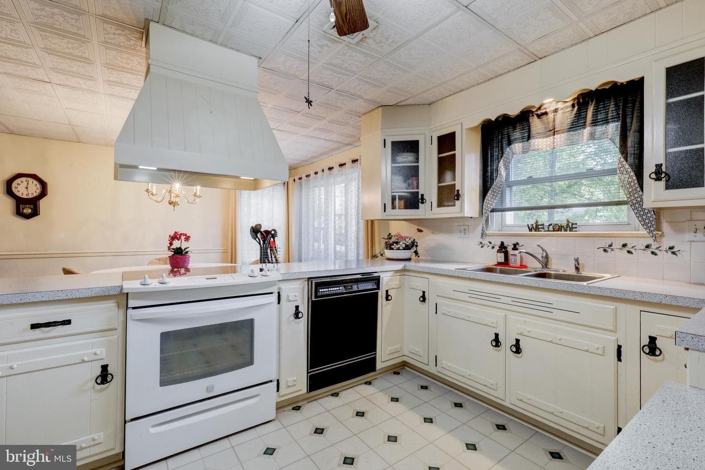 2584 Spring Valley Road photo 30
