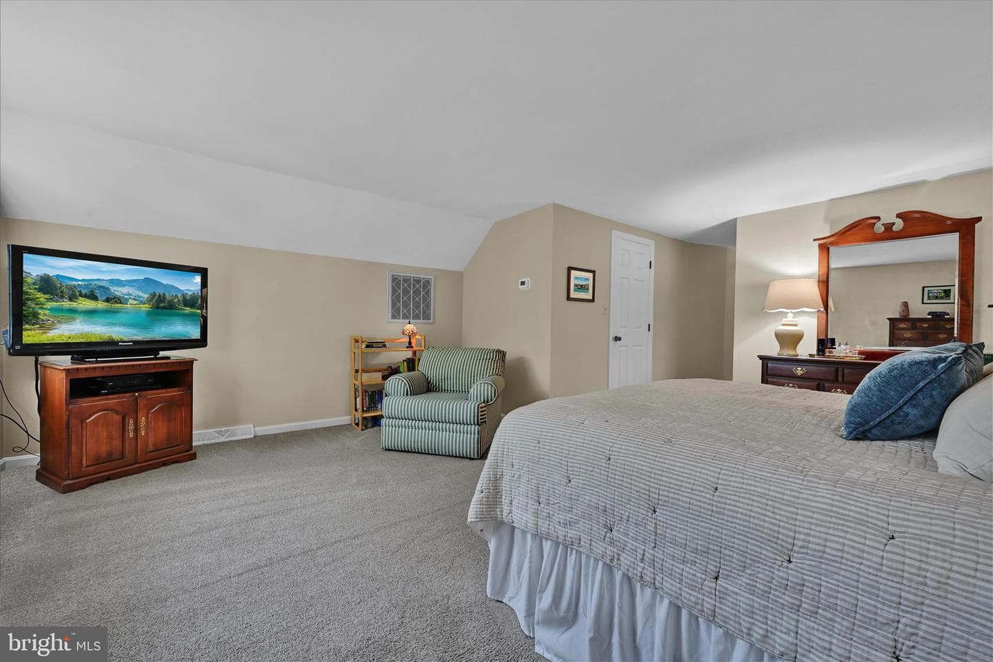 151 Ridings Way photo 21