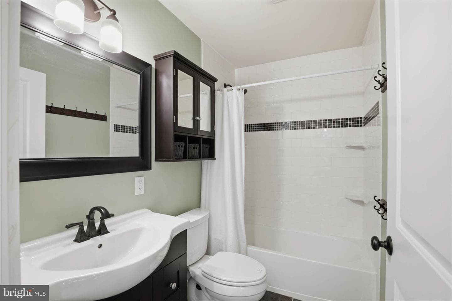 162 Huntingwood Drive photo 28