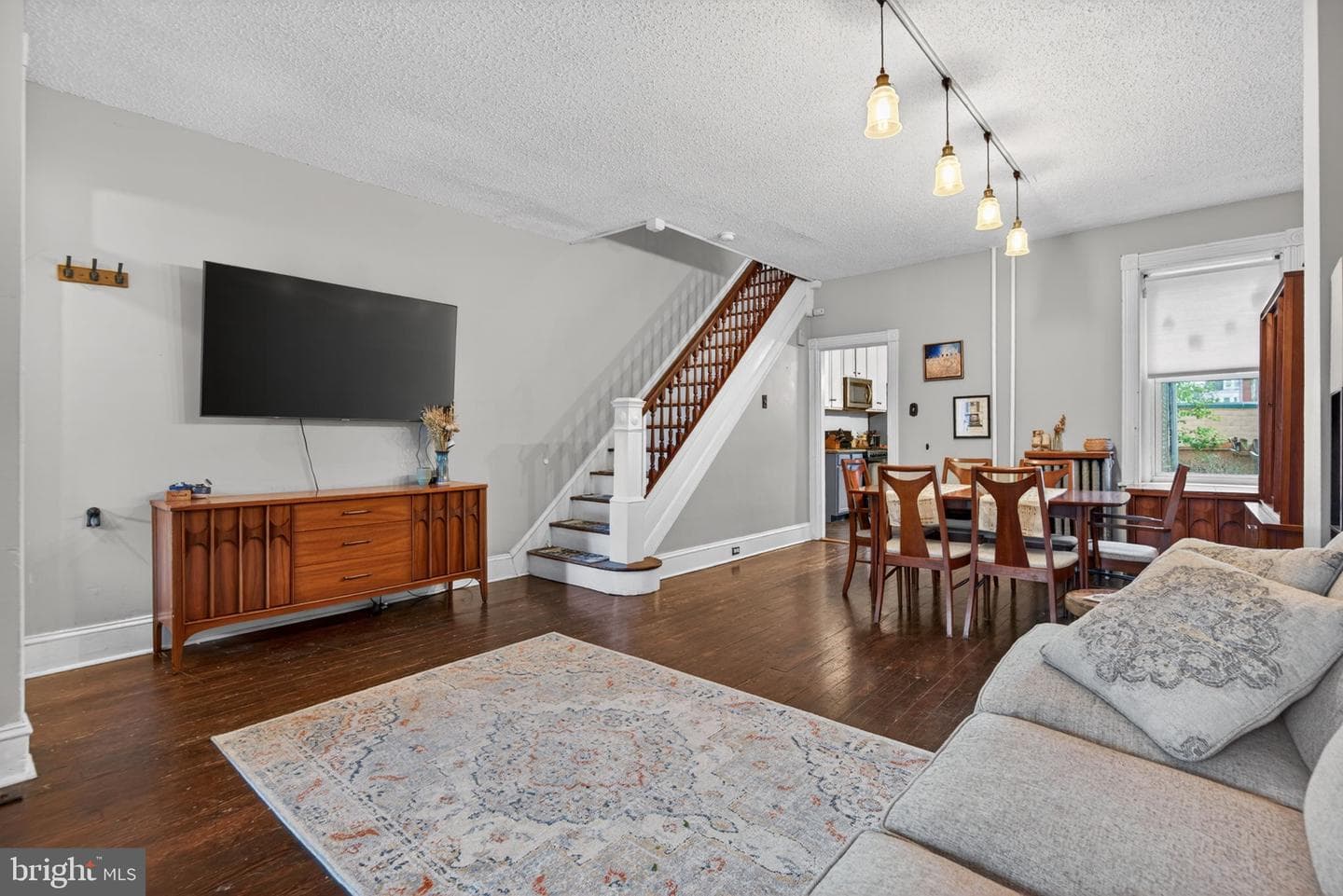 336 E Clay Street photo 8