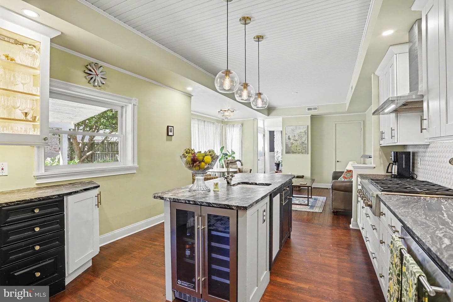 425 N Queen Street photo 14