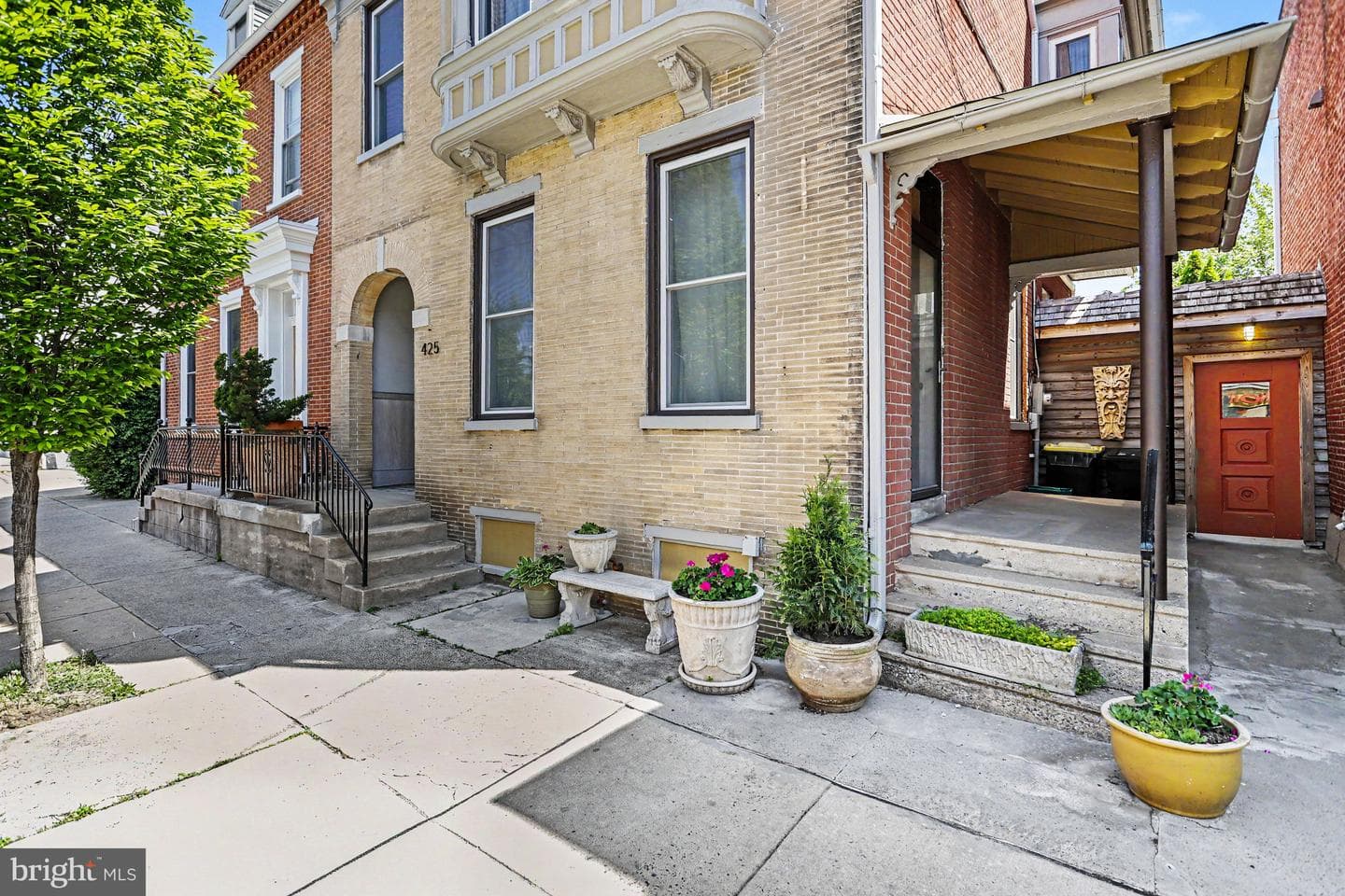 425 N Queen Street photo 3