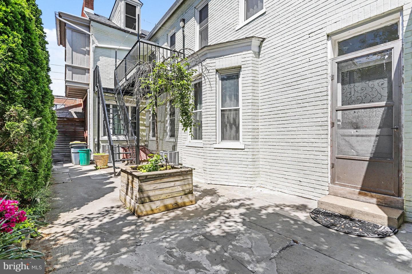 425 N Queen Street photo 44