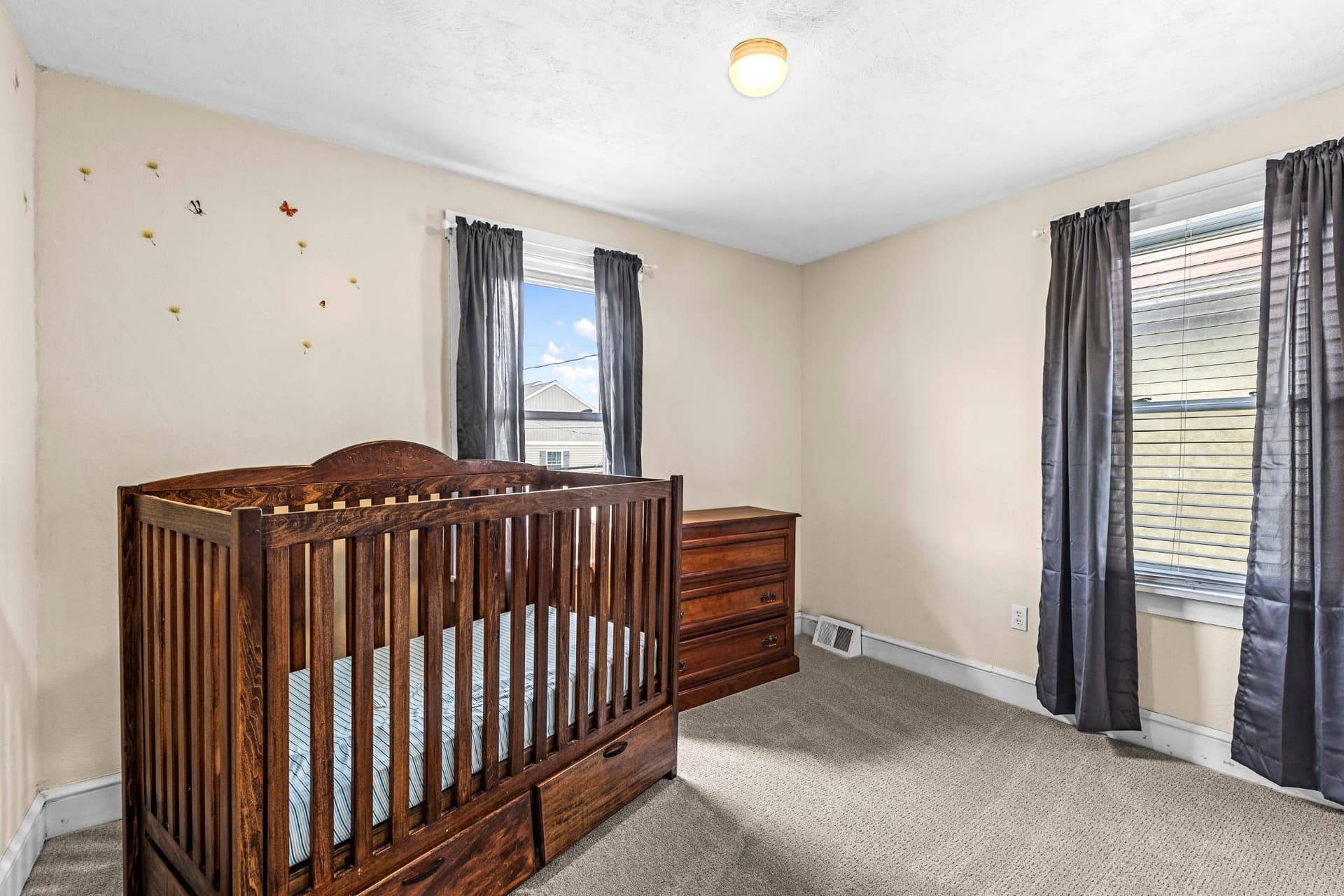 250 E Jackson Street photo 20