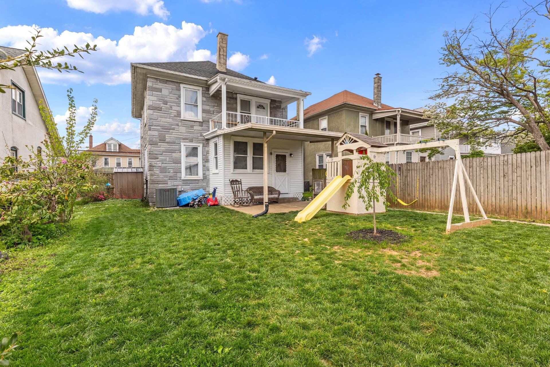 250 E Jackson Street photo 24