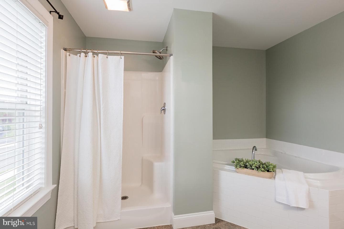24 Amber Lane photo 68