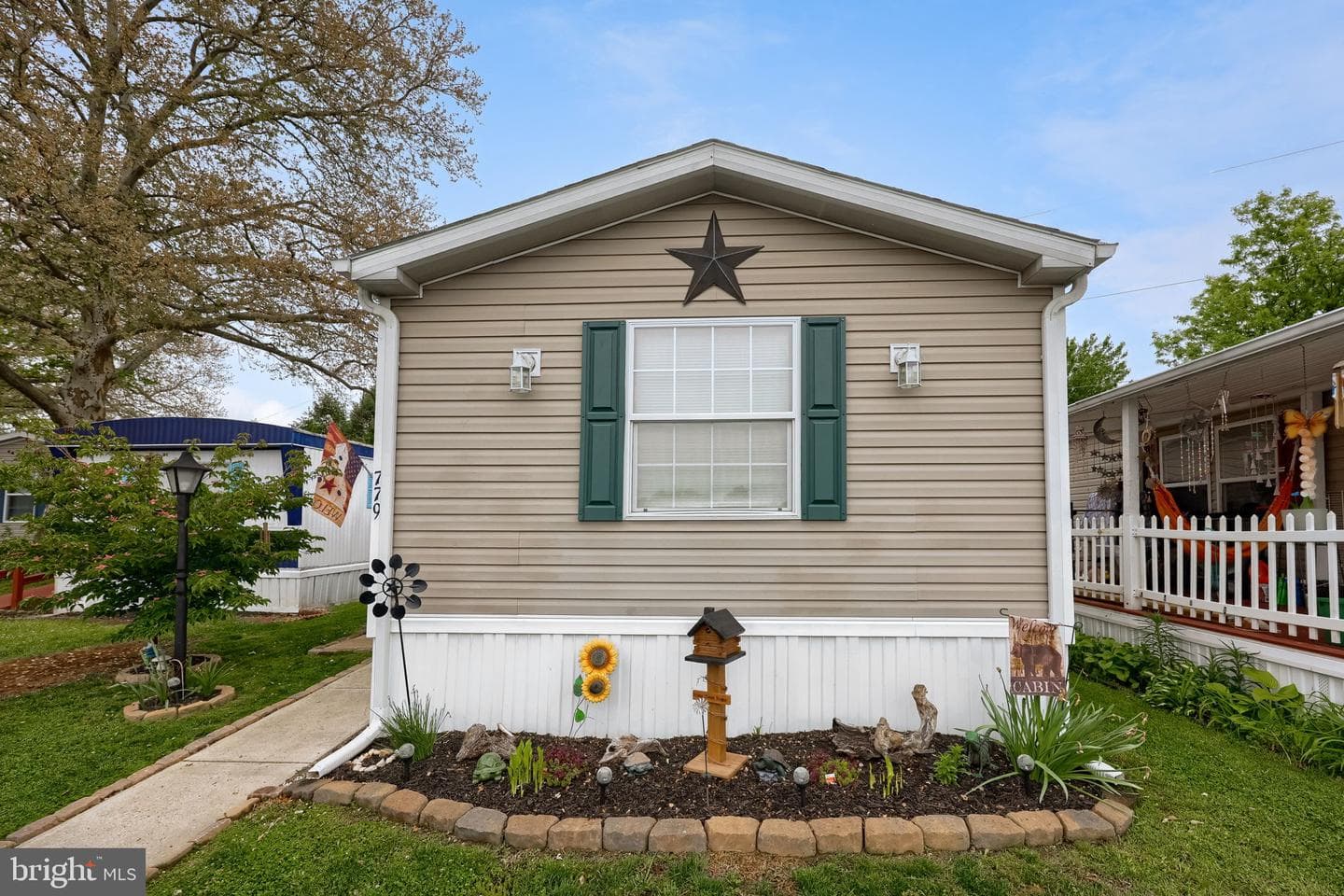 779 Nancy Lane photo 4