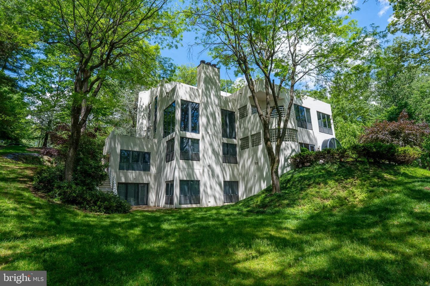 910 Pennwood Circle, Lancaster