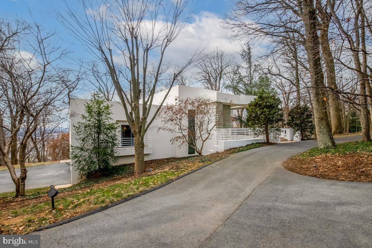 910 Pennwood Circle photo 7