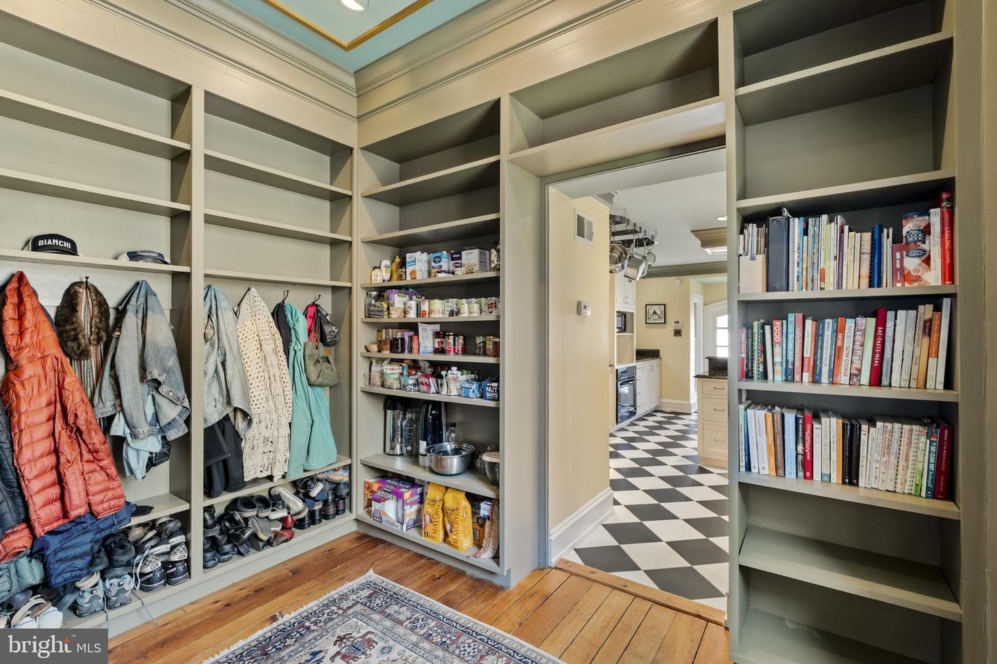 437 W Walnut Street photo 14