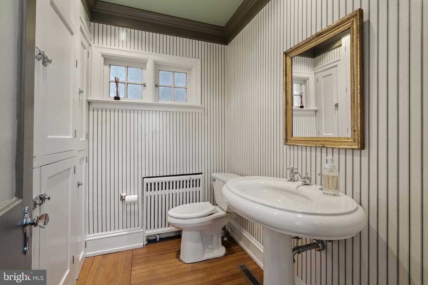 437 W Walnut Street photo 23