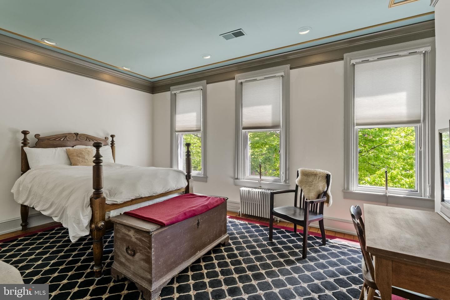 437 W Walnut Street photo 33