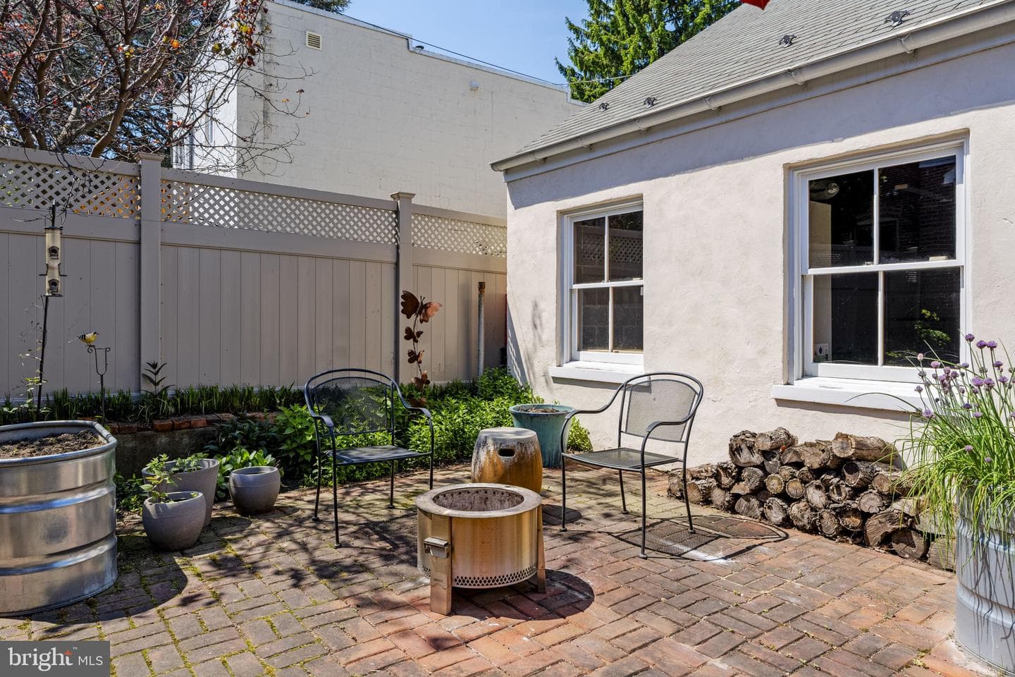 437 W Walnut Street photo 44