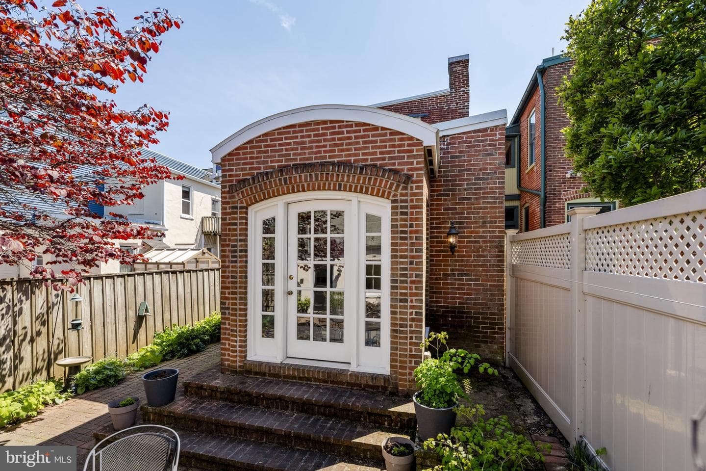 437 W Walnut Street photo 46