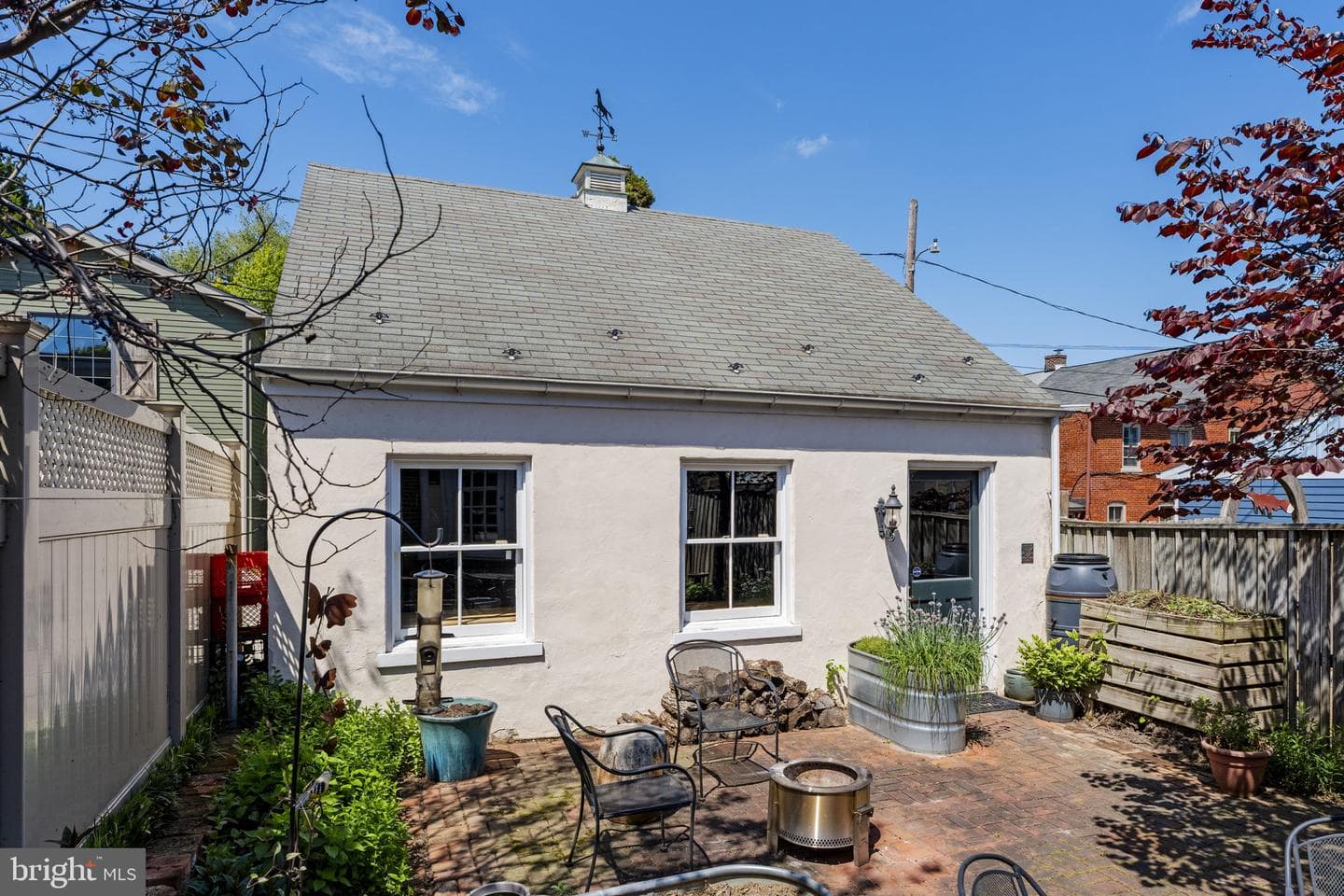 437 W Walnut Street photo 54