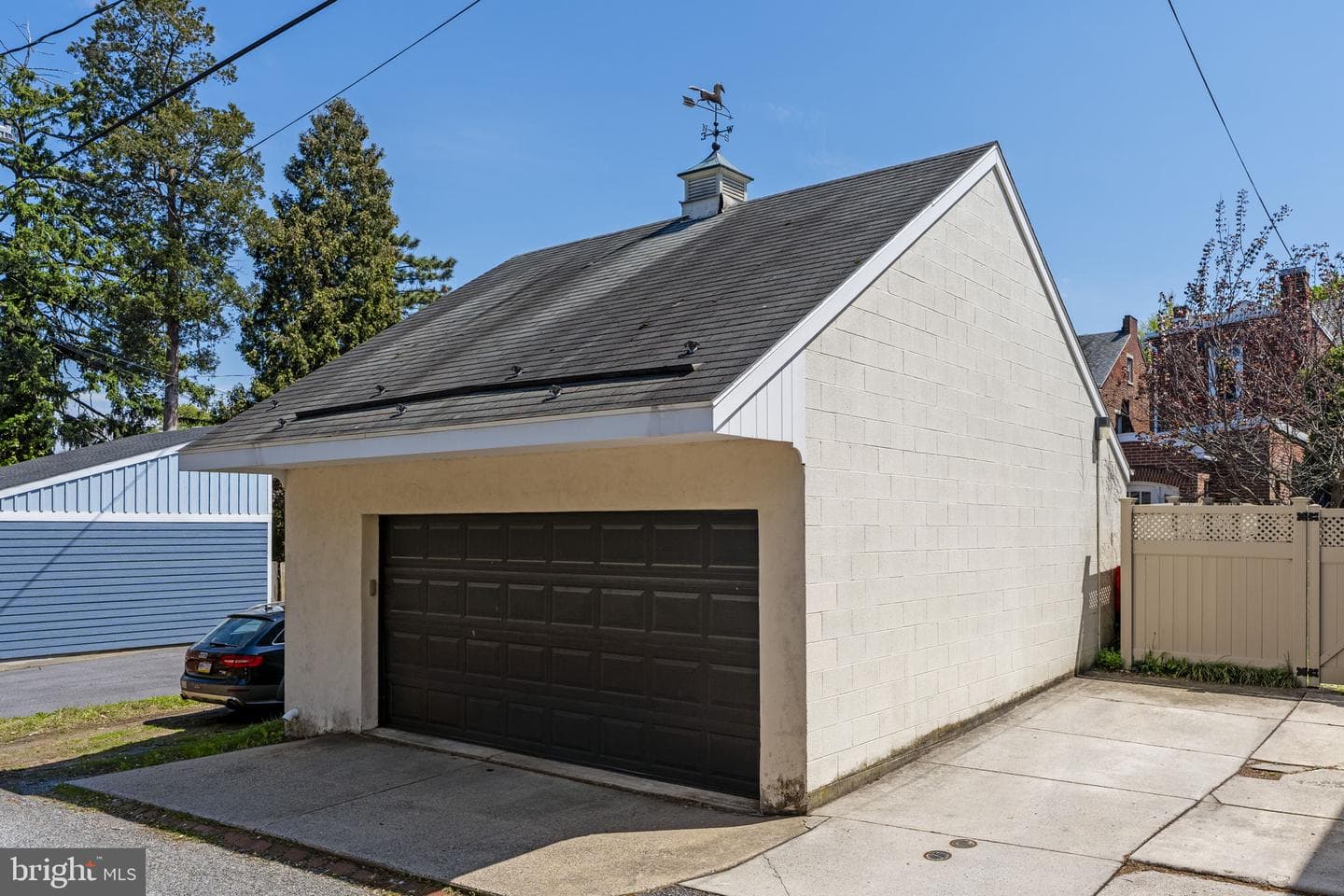 437 W Walnut Street photo 55