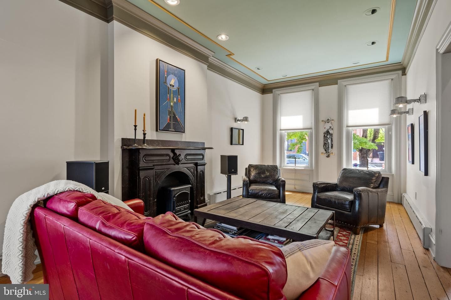 437 W Walnut Street photo 7