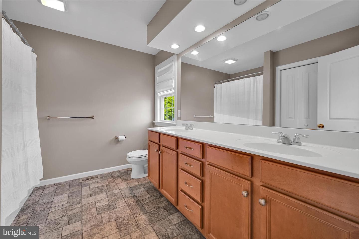 481 Wissler Way photo 32