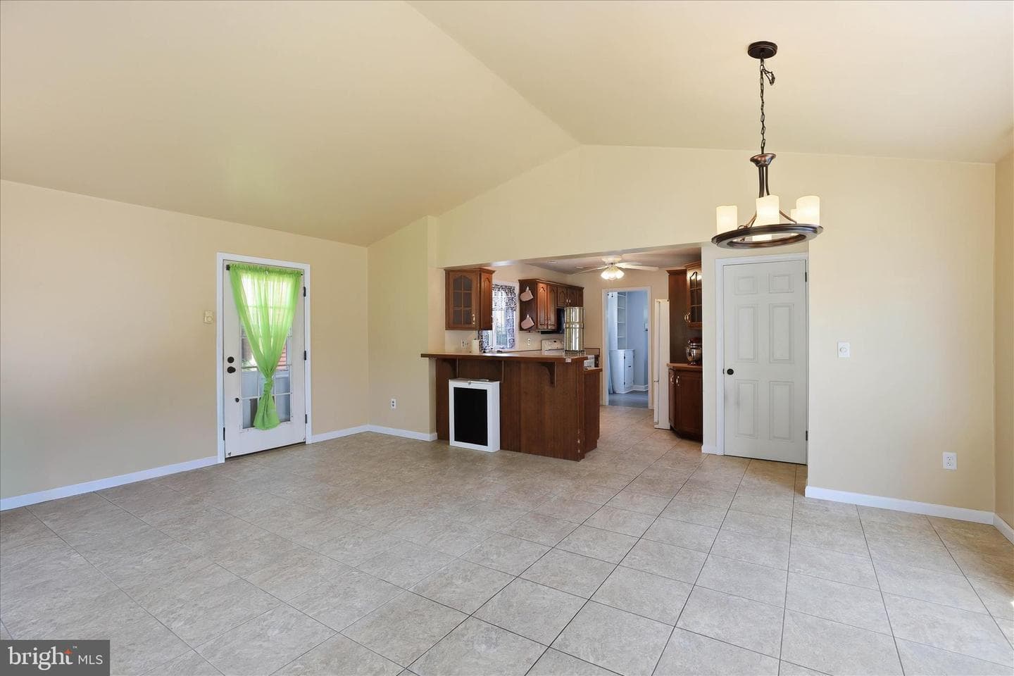 655 N Mount Joy Street photo 10