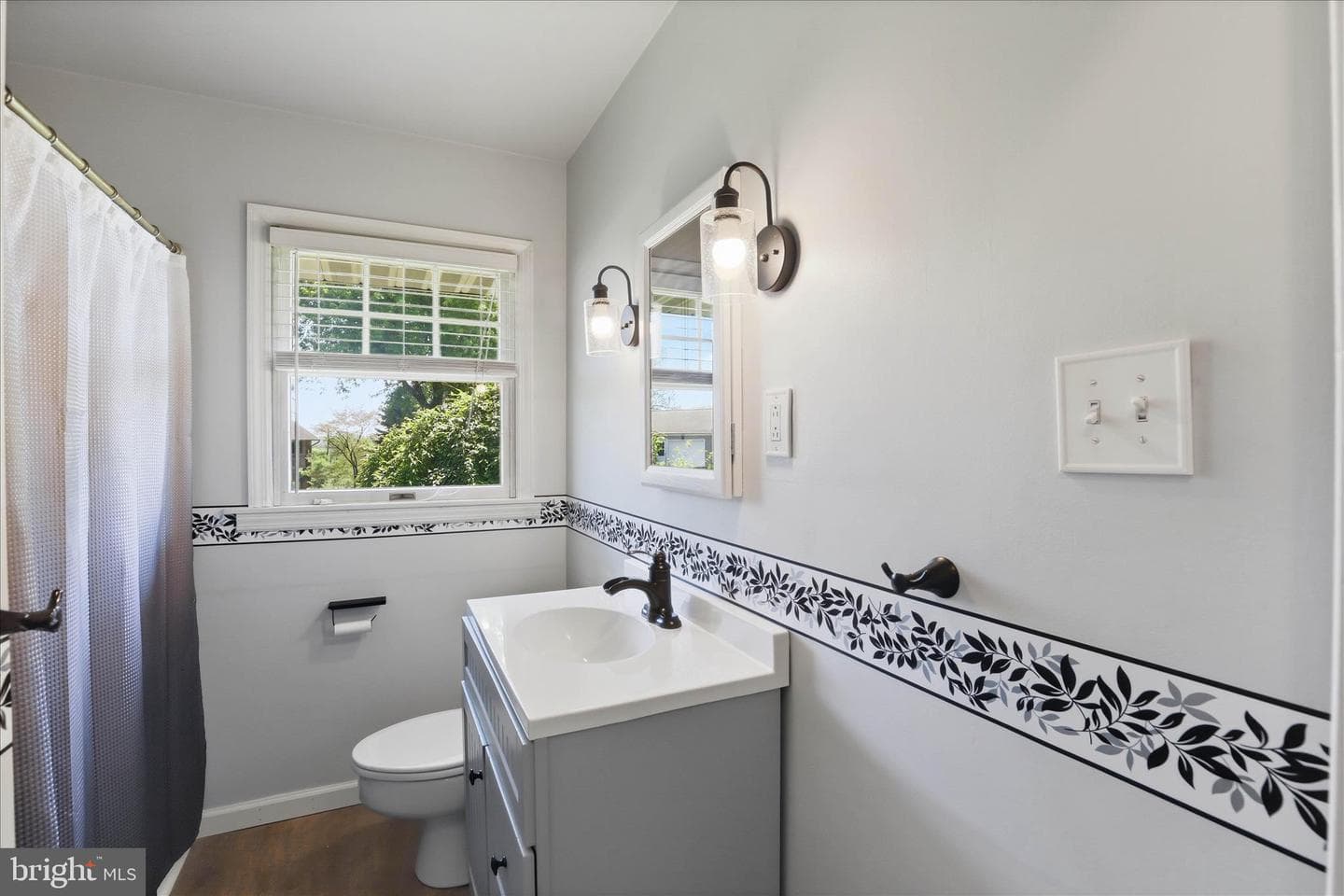 655 N Mount Joy Street photo 22
