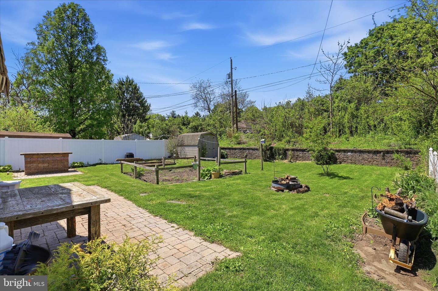 655 N Mount Joy Street photo 38