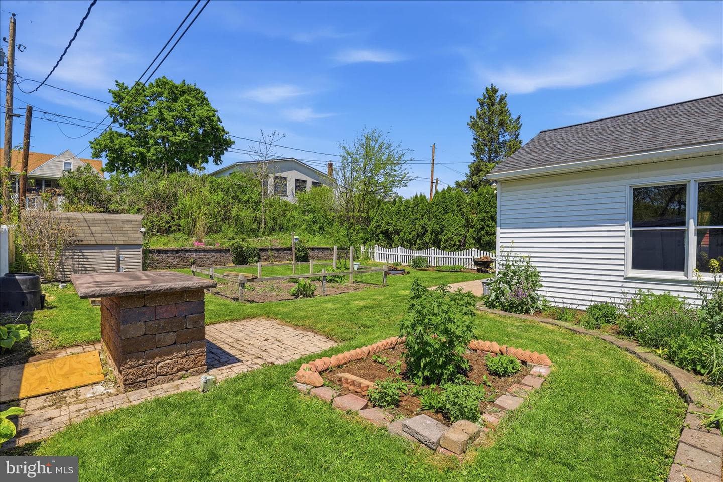 655 N Mount Joy Street photo 39