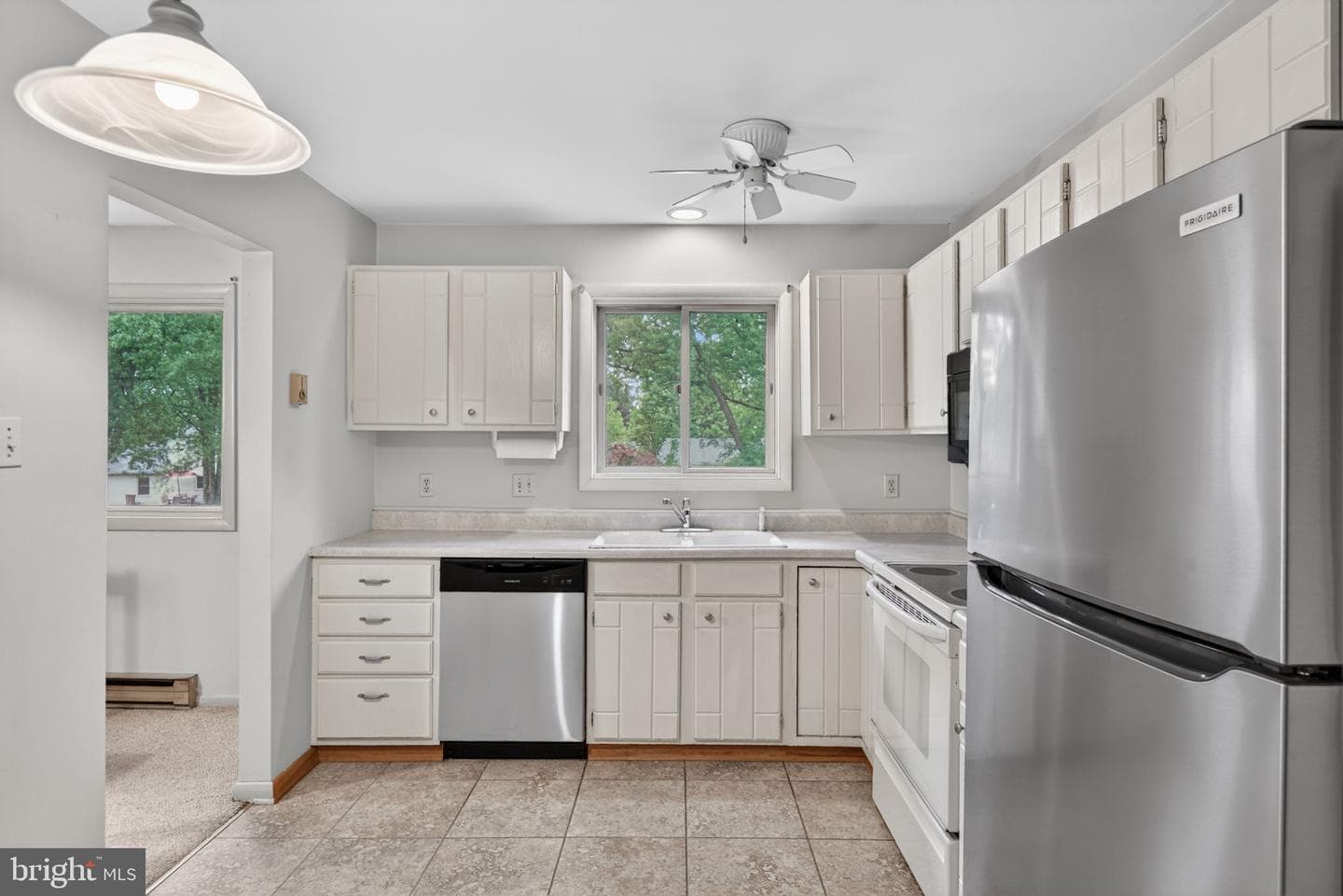 3807 Hillcrest Drive photo 12