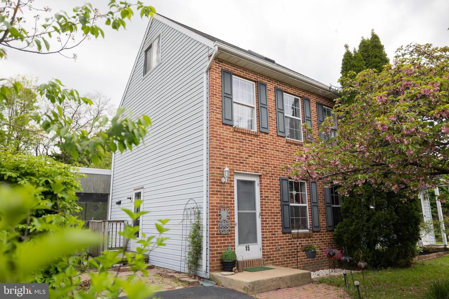 15 School House Lane