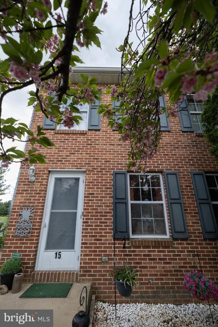 15 School House Lane photo 3