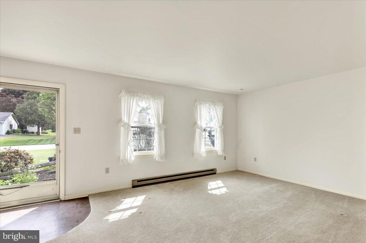 2487 Ellendale Drive photo 13