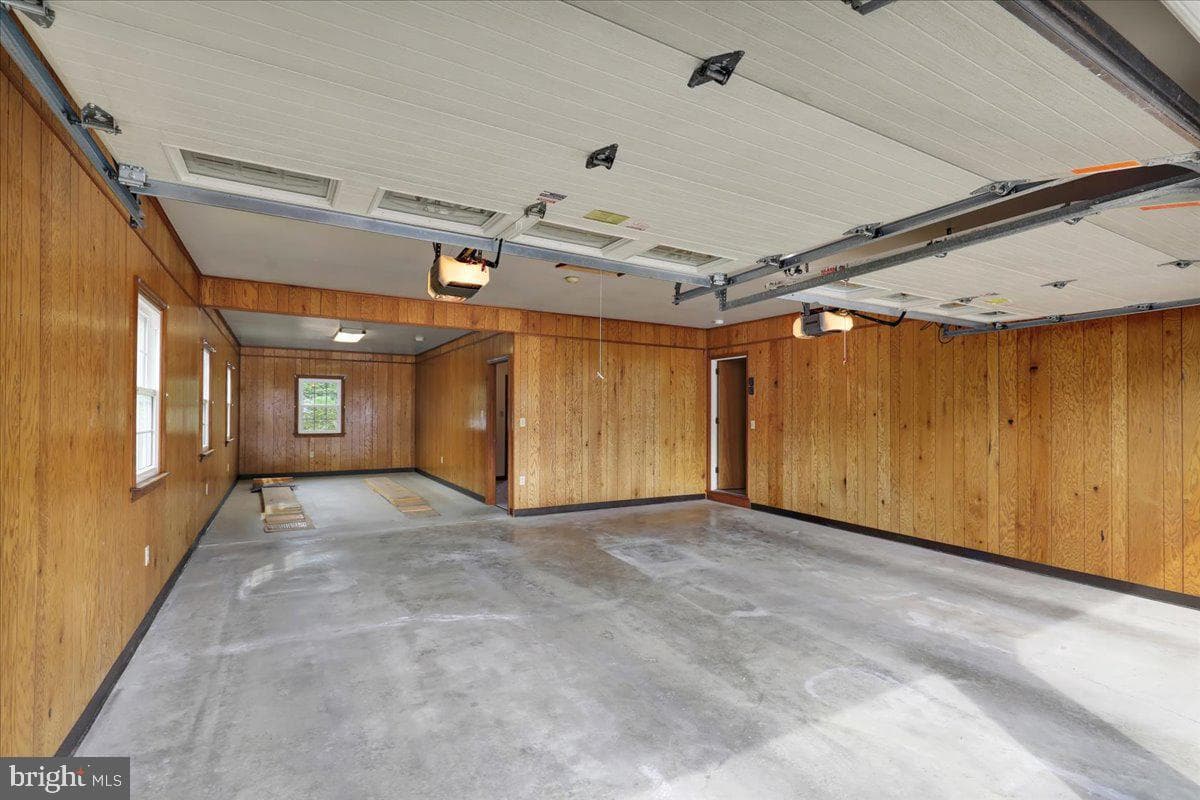 2487 Ellendale Drive photo 39