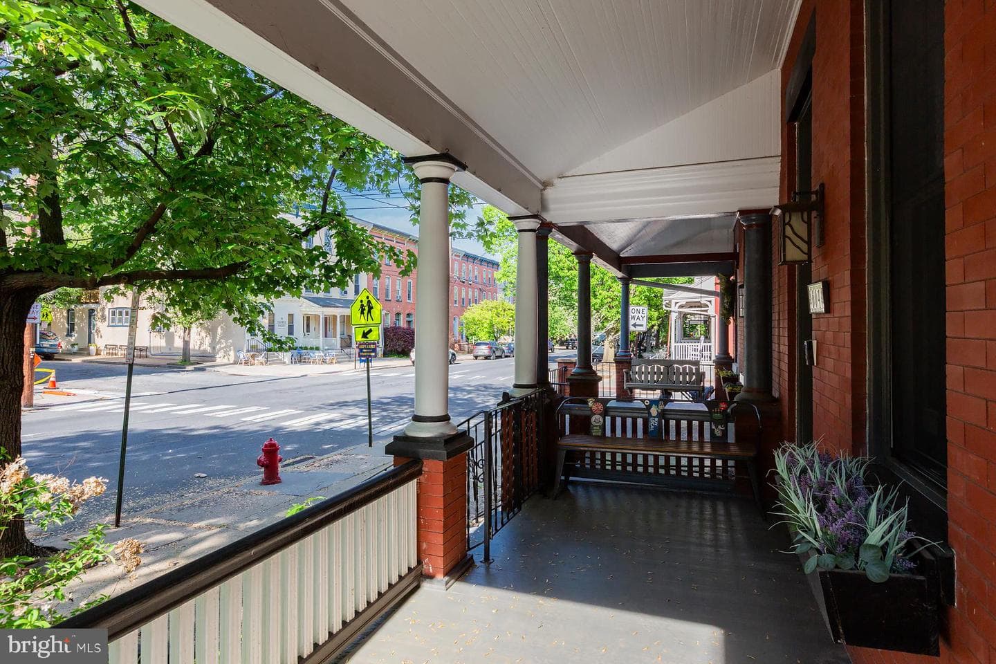 604 W Chestnut Street photo 4