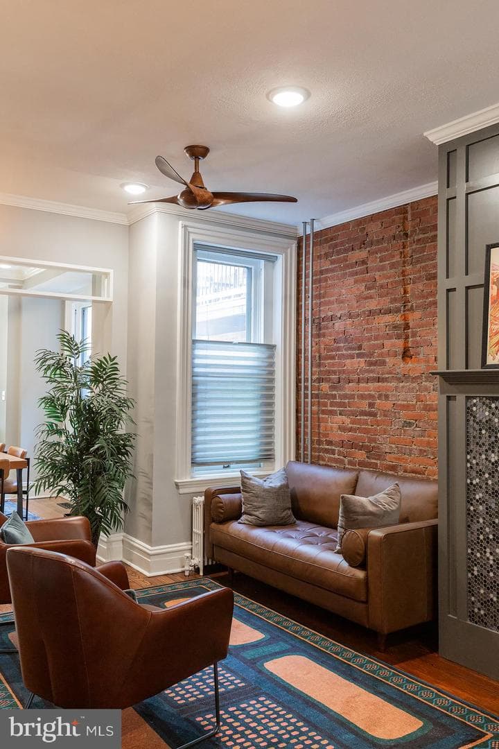 604 W Chestnut Street photo 69