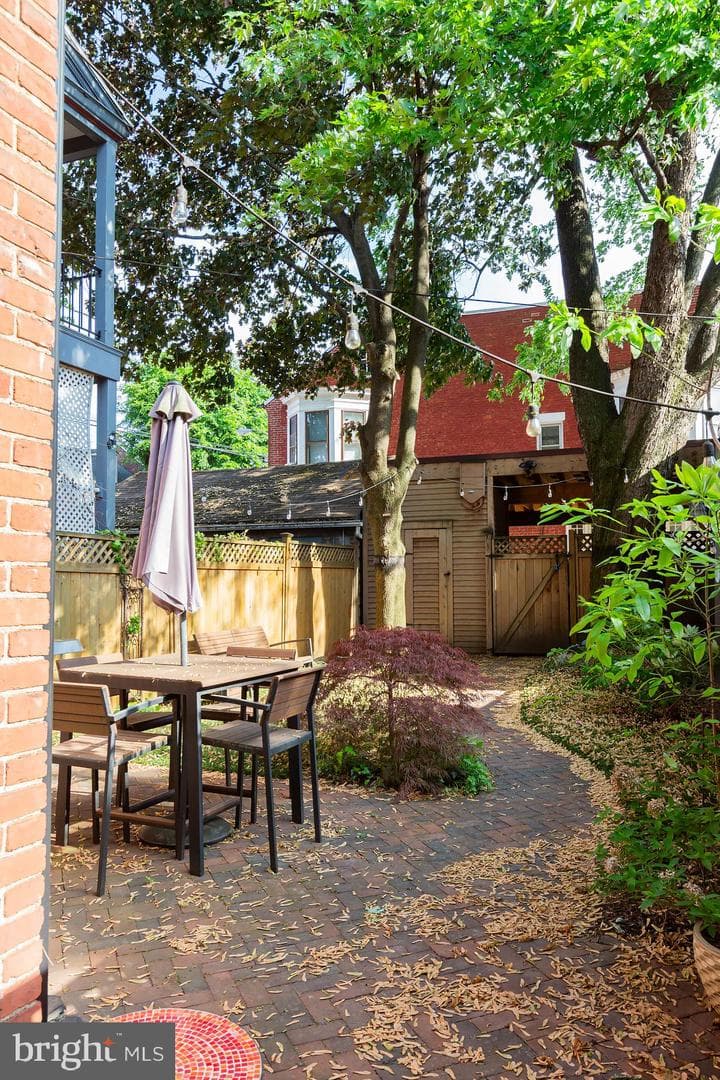 604 W Chestnut Street photo 72