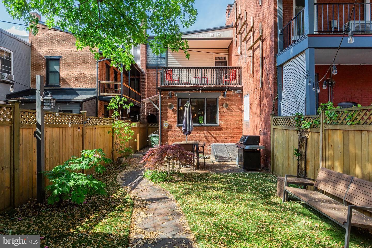 604 W Chestnut Street photo 73