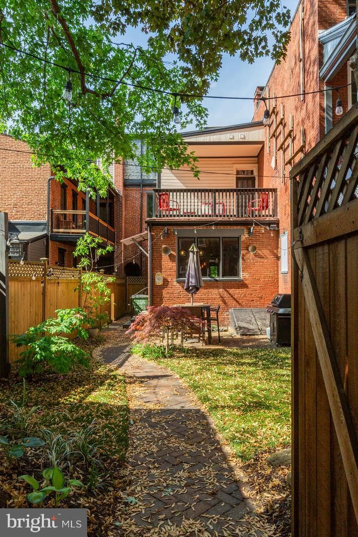604 W Chestnut Street photo 76