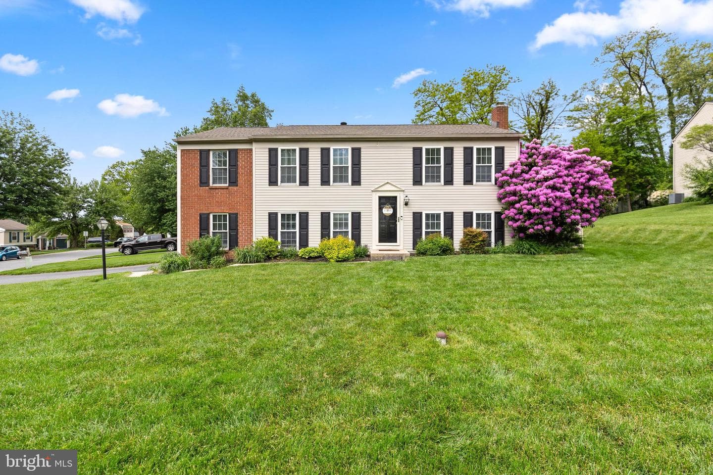 3339 Pin Oak Circle photo 2