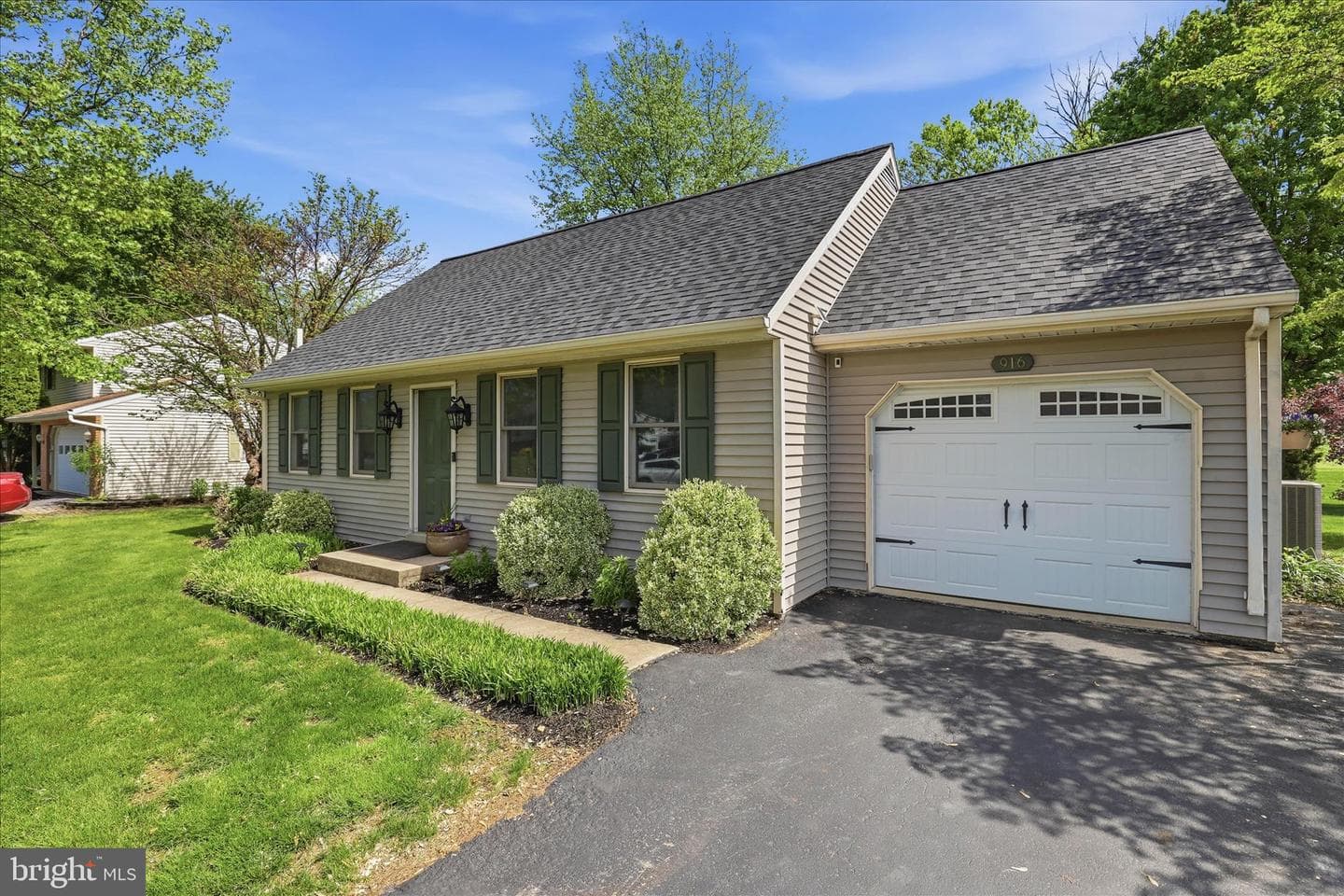 916 Indian Springs Drive photo 4