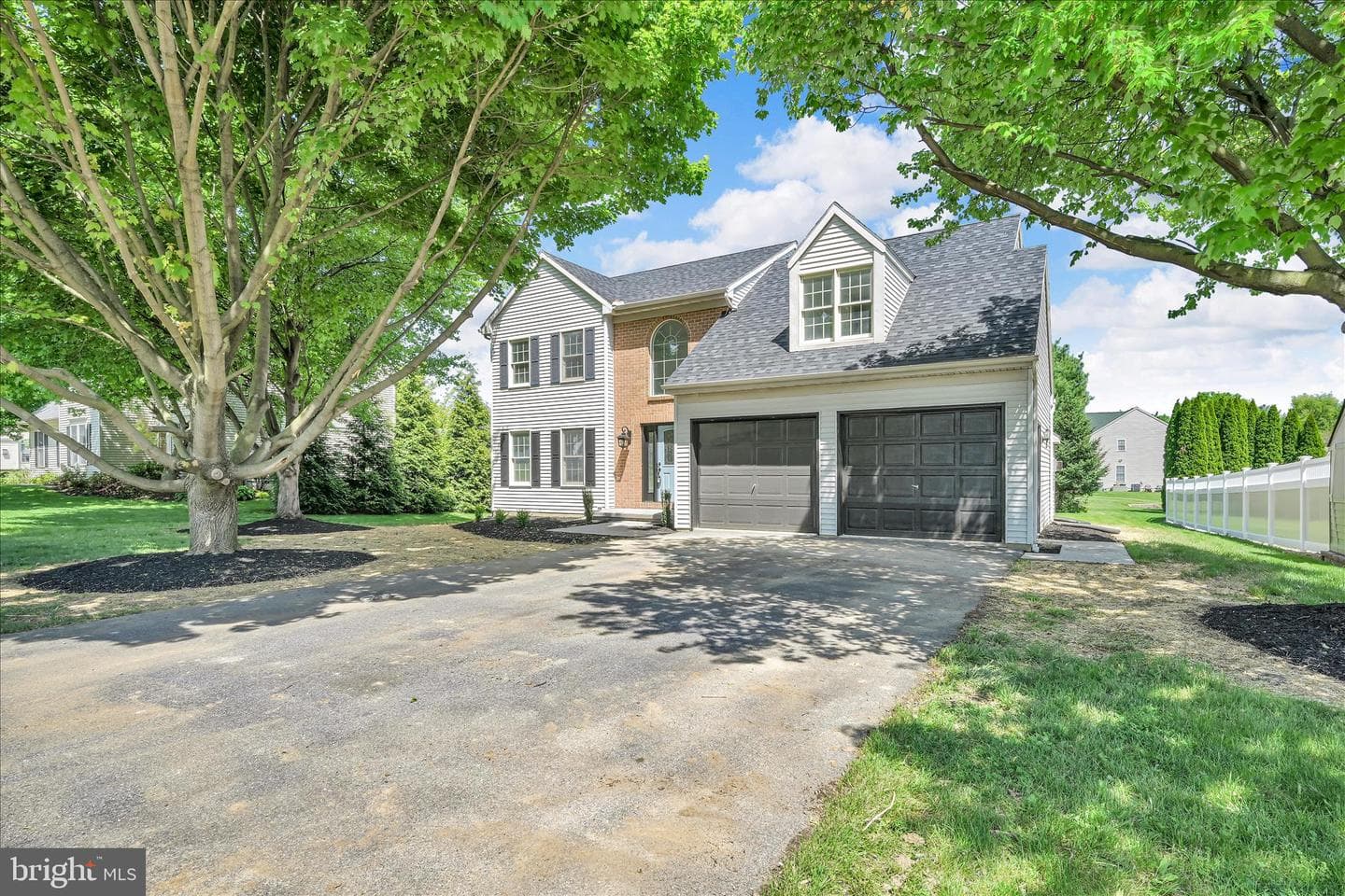 115 Saybrooke Drive photo 2