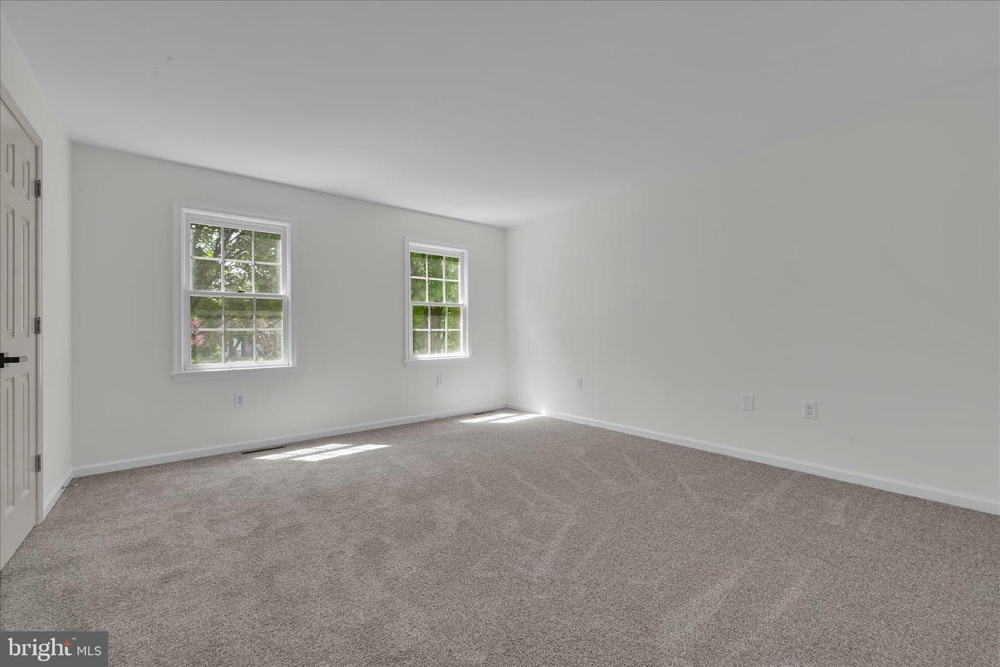 115 Saybrooke Drive photo 32
