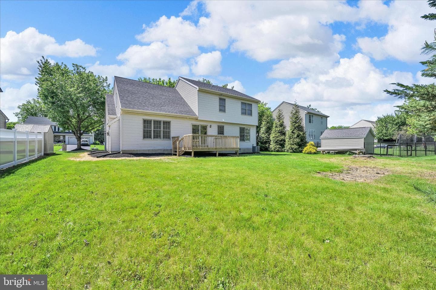 115 Saybrooke Drive photo 40